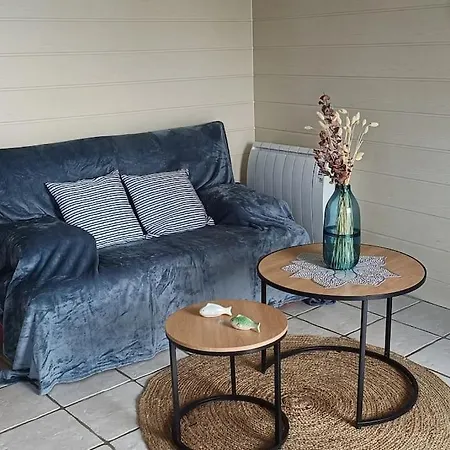 Holiday home Charmante Maisonnette Proche