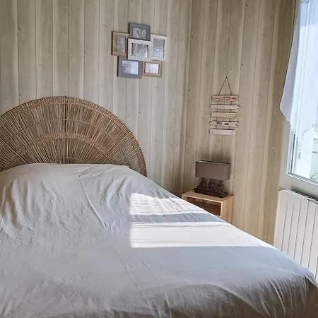 Holiday home Charmante Maisonnette Proche *