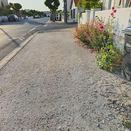 Prázdninový dům Charmante Maisonnette Proche Châtelaillon-Plage